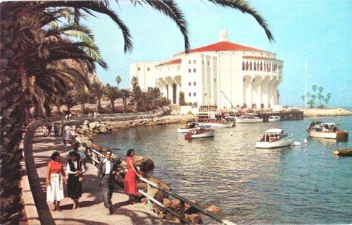 ArtDecoLA's tweet photo. We're sailing to #catalinaisland for our annual #vintagedance the #avalonball Join us 5/14. https://t.co/aYV5U82j59 https://t.co/RVzAAsFU9z