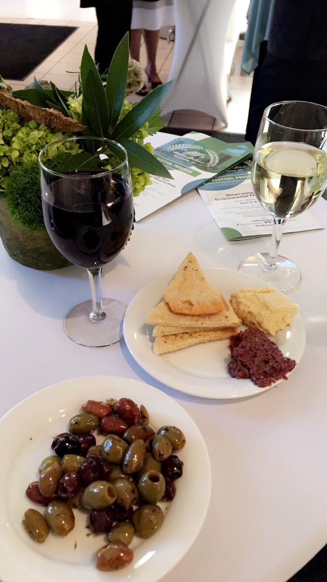 yelpROC's tweet image. Formal screening begins at 8:30pm! Until then enjoy wine, hors d&apos;oeuvres &amp;amp; tour the @EastmanMuseum #fastforwardroc