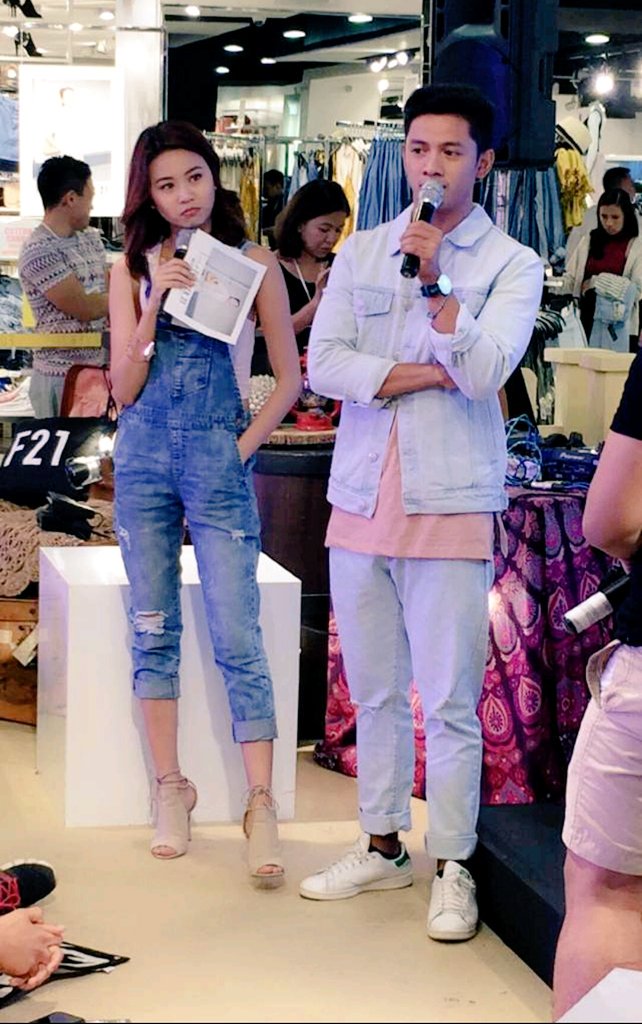 imrizarelleve18's tweet photo. Yesterday at Vip MEET AND GREET #vinaxforever21 #DavidxForever21 @Forever21 @guerrerovina @davidguison #Vividates https://t.co/z2hTQzfyDm