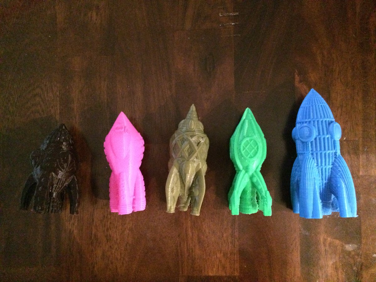 MakerWiz's tweet photo. Retro Rocket Fever. Which one is your favourite? #3DPrinting @makerbot #SmartExtruder+ https://t.co/ROUvNEE78r