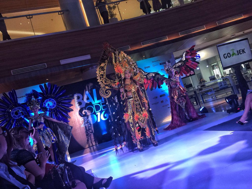 Teenmodelsbali's tweet photo. Day 1
#balimode2016
#lippoMallKuta https://t.co/gyCK7Jzret