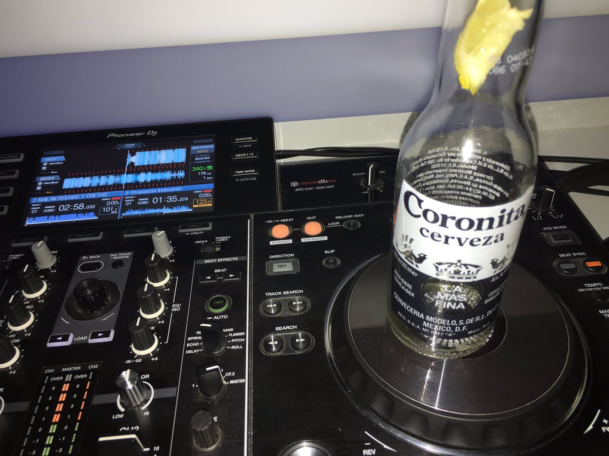 Djuanjodiaz's tweet photo. @RRPPBribon @DONDIEGODJ Salud hermanos 😘 https://t.co/TPdjm5n6yp