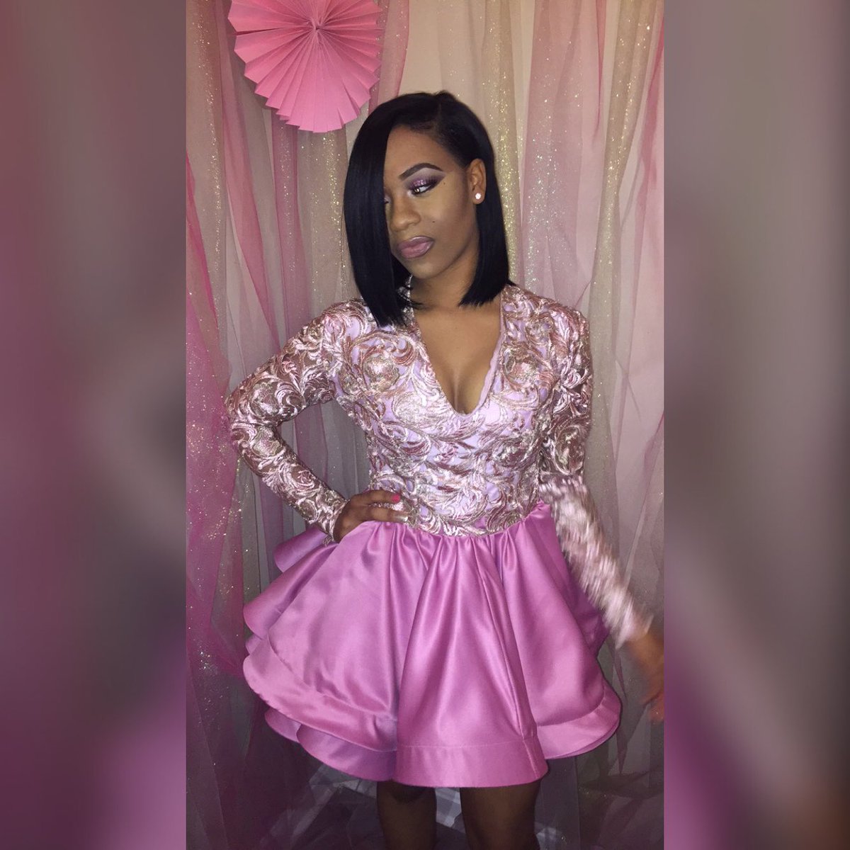 teeebabieee's tweet photo. Pretty in pink #whsprom2k16 💅🏾💁🏽🦄 https://t.co/E0waMiTEQ7