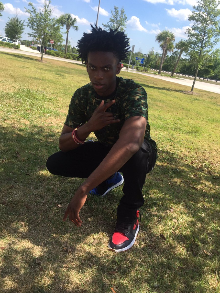 iSvpreme's tweet image. 🐍🔥🤘🏾™
#GradBash2k16 
#MiramarGradBash2k16