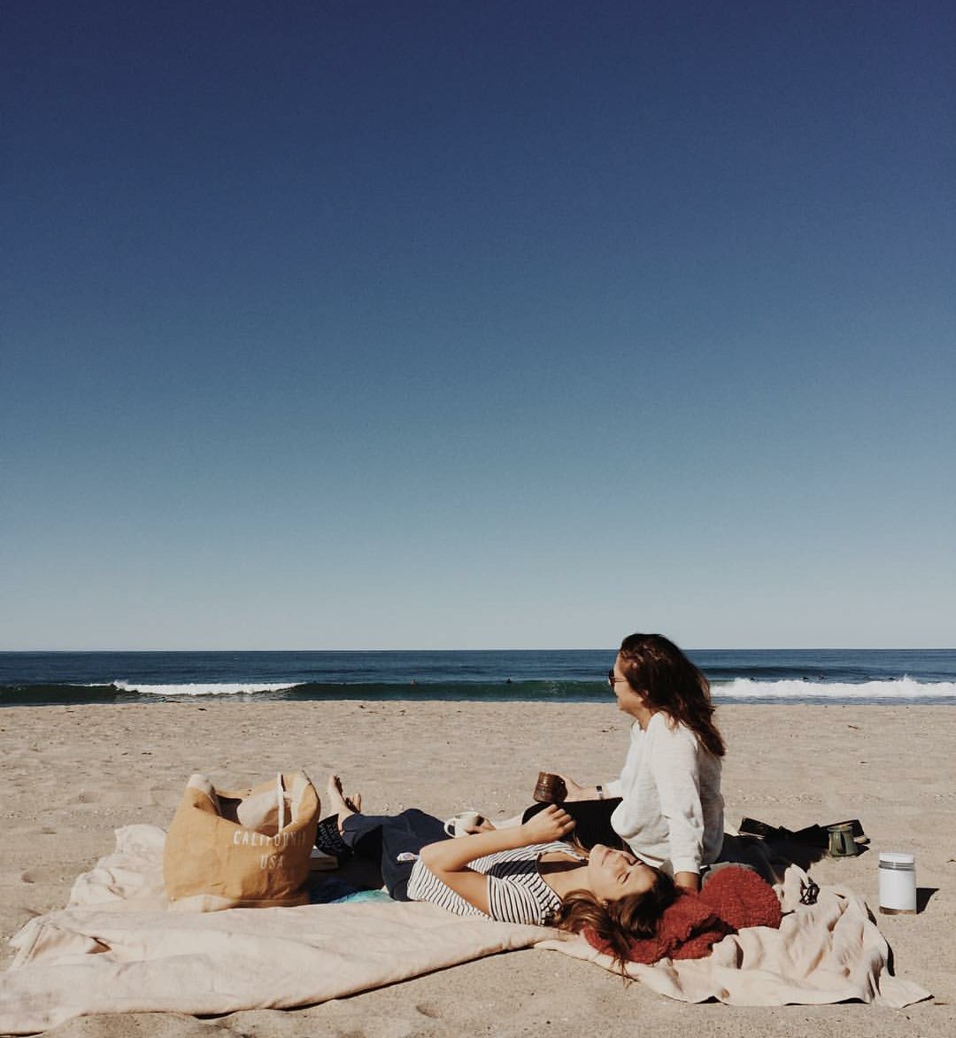 emmatherose's tweet photo. Beach days with mom 💙 https://t.co/VoaN3dcztm