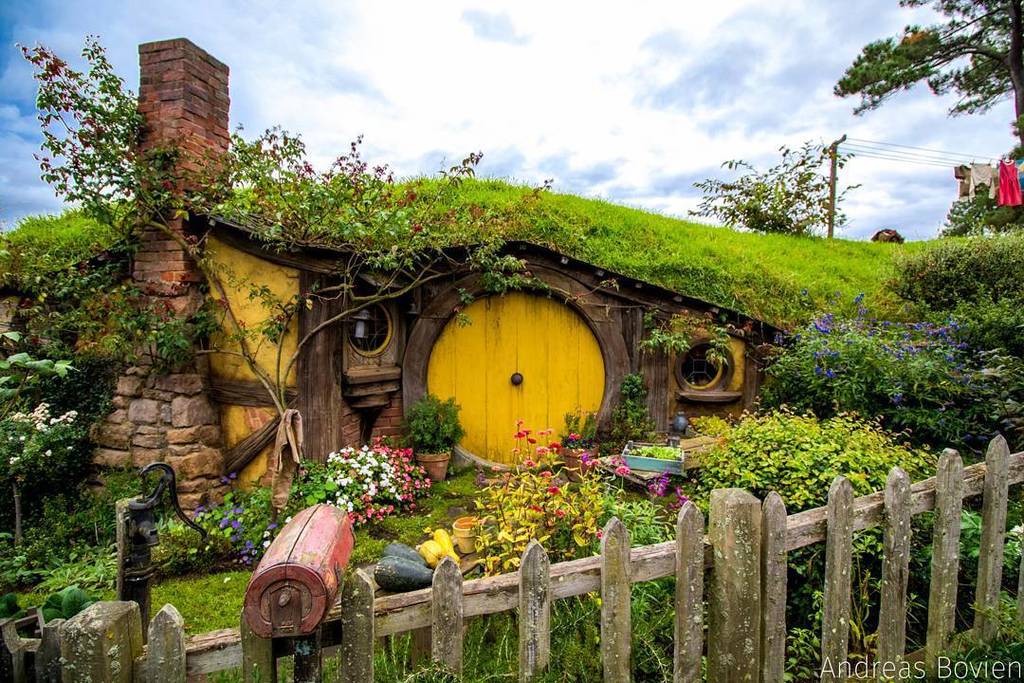 StuffLotr's tweet photo. andreasbovien The Ring
#LordOfTheRings #Hobbiton #TheRing #Samshouse #dsc #dscaunzfi #aunzfi16 #NewZealand #Canon #… https://t.co/YxccLKqaeG