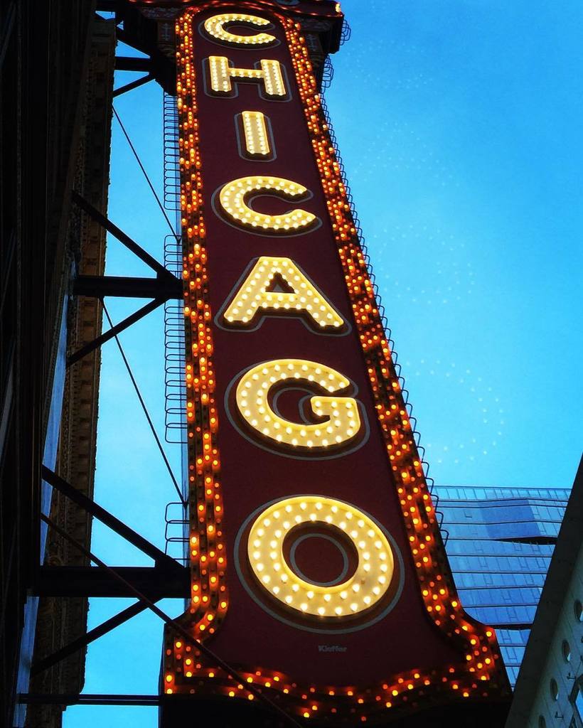 Super pumped! #chicagotheatre #AvettBrosChi #insta_chicago #showtime ift.tt/1Sr4zfq