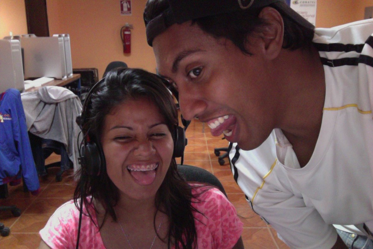 Alexa012Pineda's tweet photo. #LocurasDeLaVida** ☺☺☺ Mi Broder Gonzalo :* https://t.co/DAw2XsGEQu