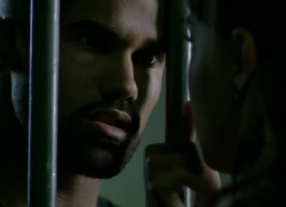 LovingMoore420's tweet photo. @shemarmoore Sexy, menacing, mesmerizing in lost treasure TV movie #ChasingAlice 2003 #LMM https://t.co/2QdS7mRkFX