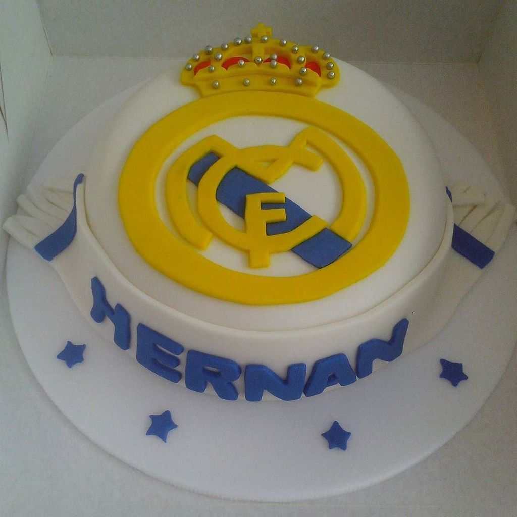 Torta real Madrid pedidos al wapp 3143269000 #realmadridcake #torta #cupcakes #cake #springles #cake #sincelejo #pa…