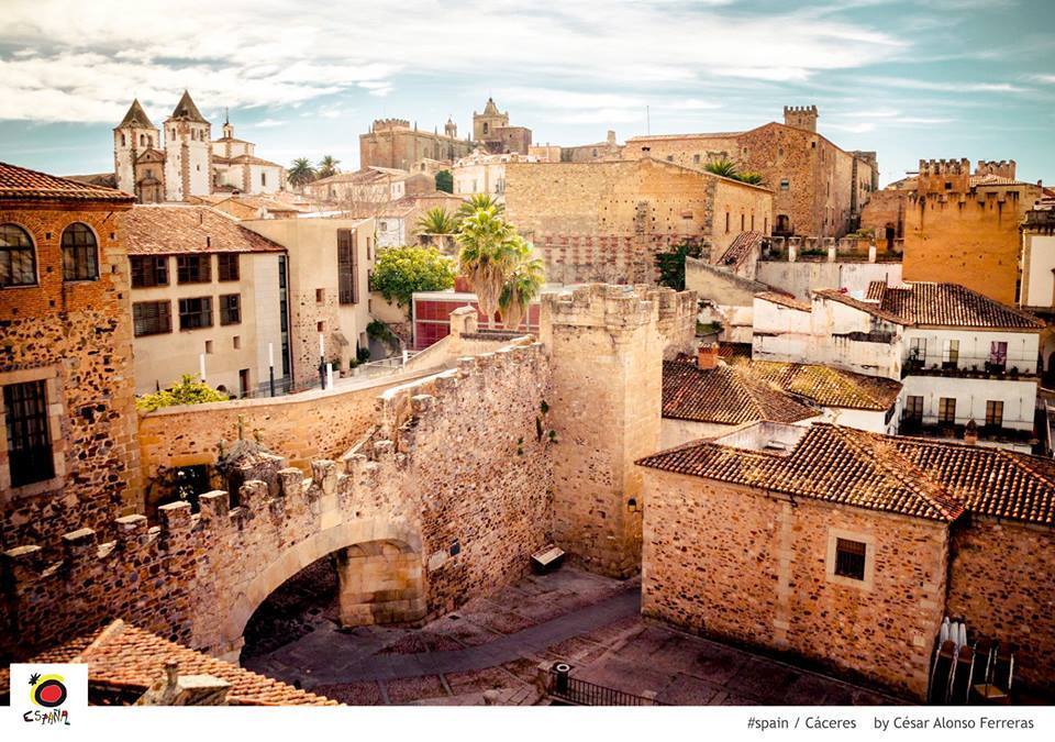 EspanaEnLatam's tweet photo. En 1986, #Cáceres fue declarada #PatrimoniodelaHumanidad por la #Unesco. #visitspain https://t.co/UnH0HJTNZ7