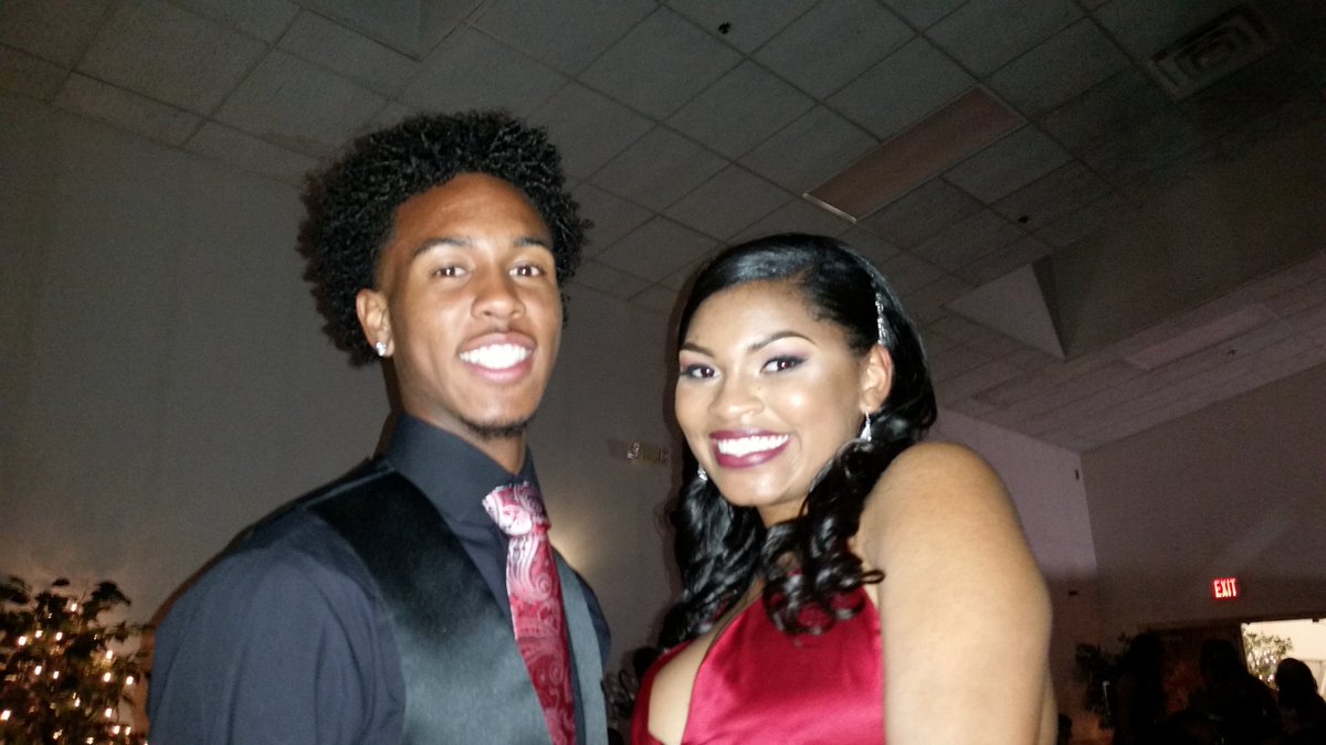 schs_ybk's tweet photo. 1ST PROM 2K16 #schsprom2k16 #prom #schsprom2k16 #schsprom https://t.co/uwFMg9vTqF