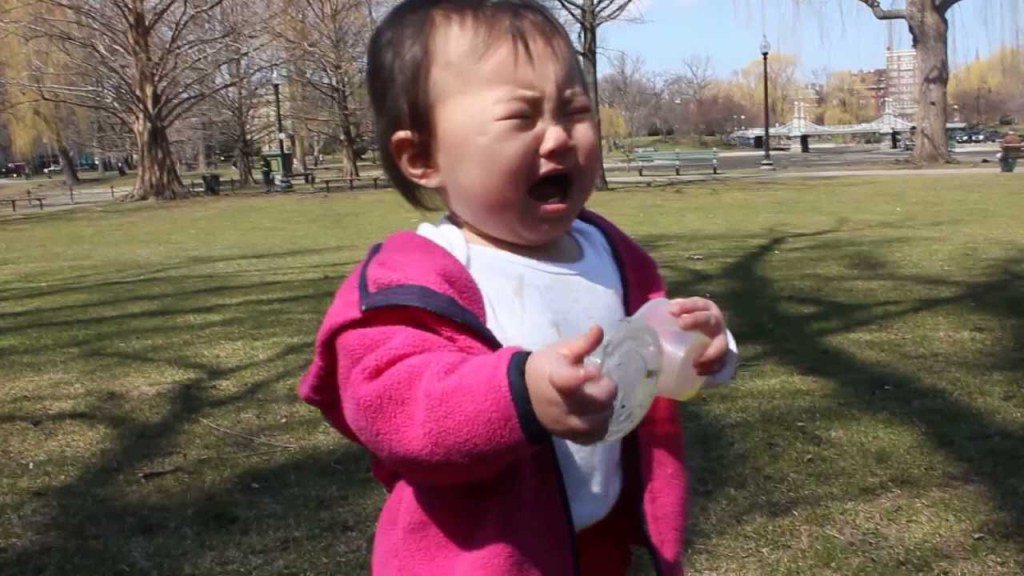 feedree's tweet image. Baby regrets stealing a cup of hot sauce feedreeblog.wordpress.com/2016/04/24/bab…