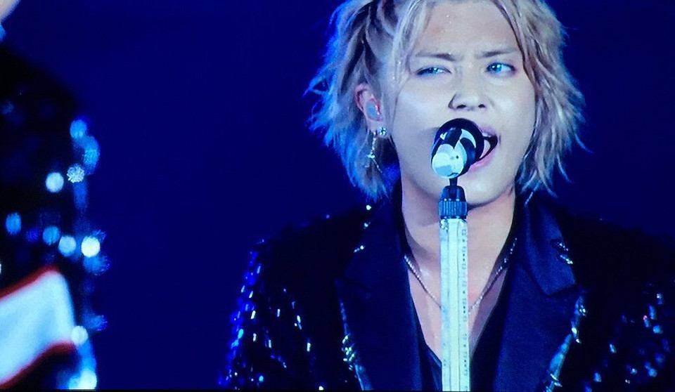 いしはらゆうか Sur Twitter もーほんと White何回も リピってるけど テゴさん カッコイイとカワイイの極みでしょ てか もうbyakuyaがほんと ふぁ 爆笑 テゴの青のカラコンと シゲのオールバックが どストライクすぎて