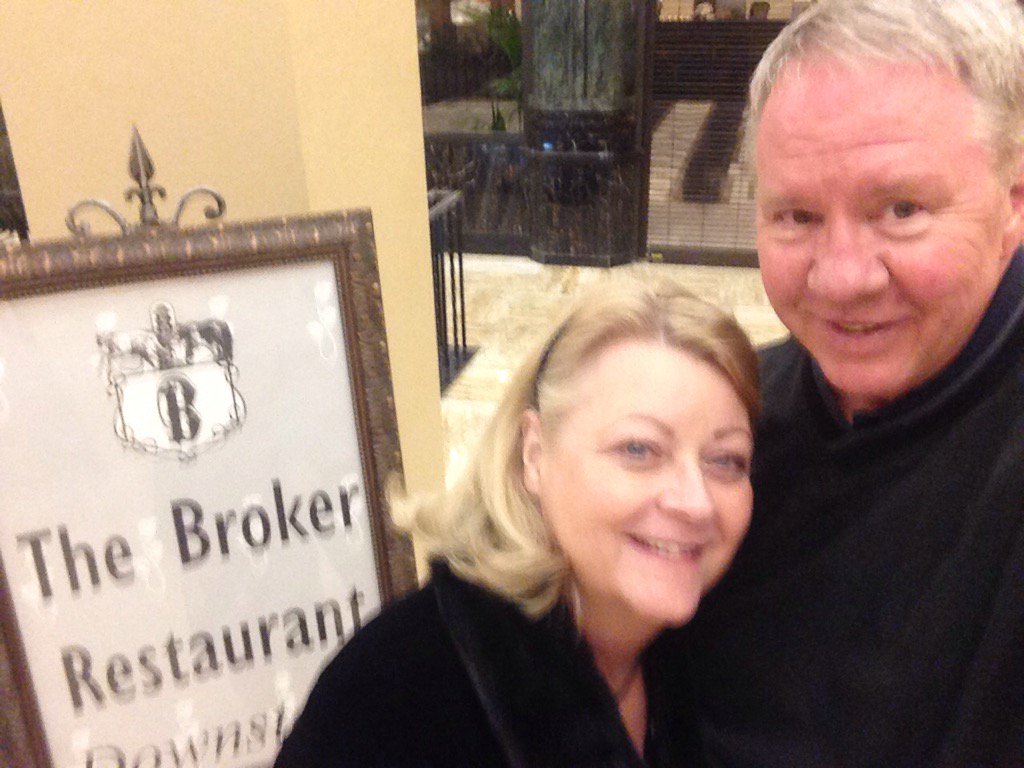 Vanessa & Don Holmes tweet media