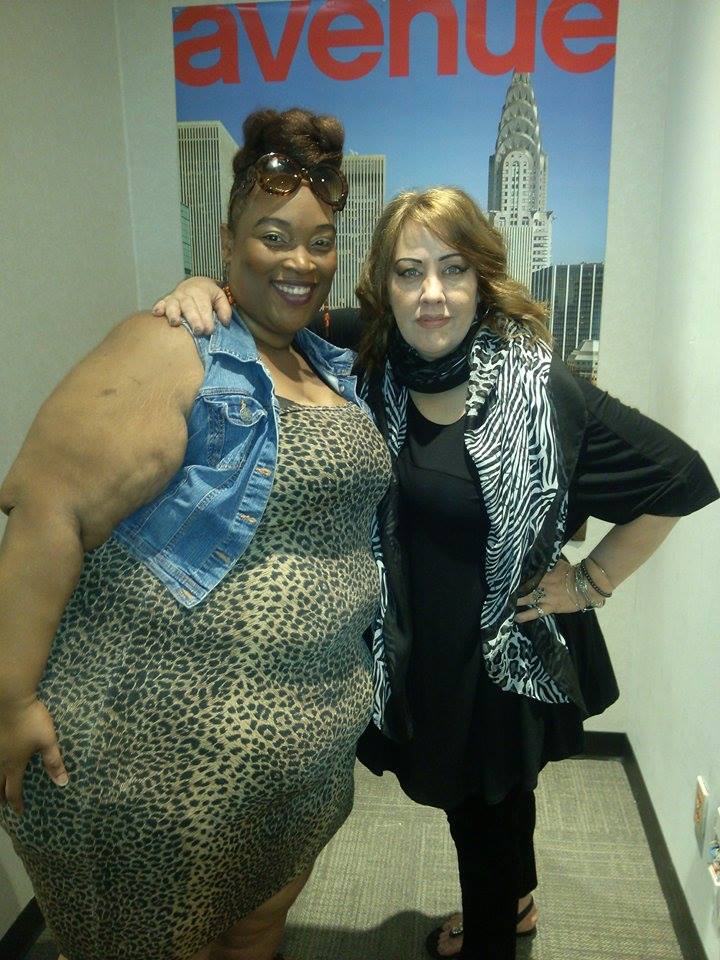 TokyoRose_530's tweet photo. Had fun being in The Avenue's Spring Fashion Show today. The manager was a sweetheart. #TheAvenue #SSBBWModeling https://t.co/lsCXMsO0TL