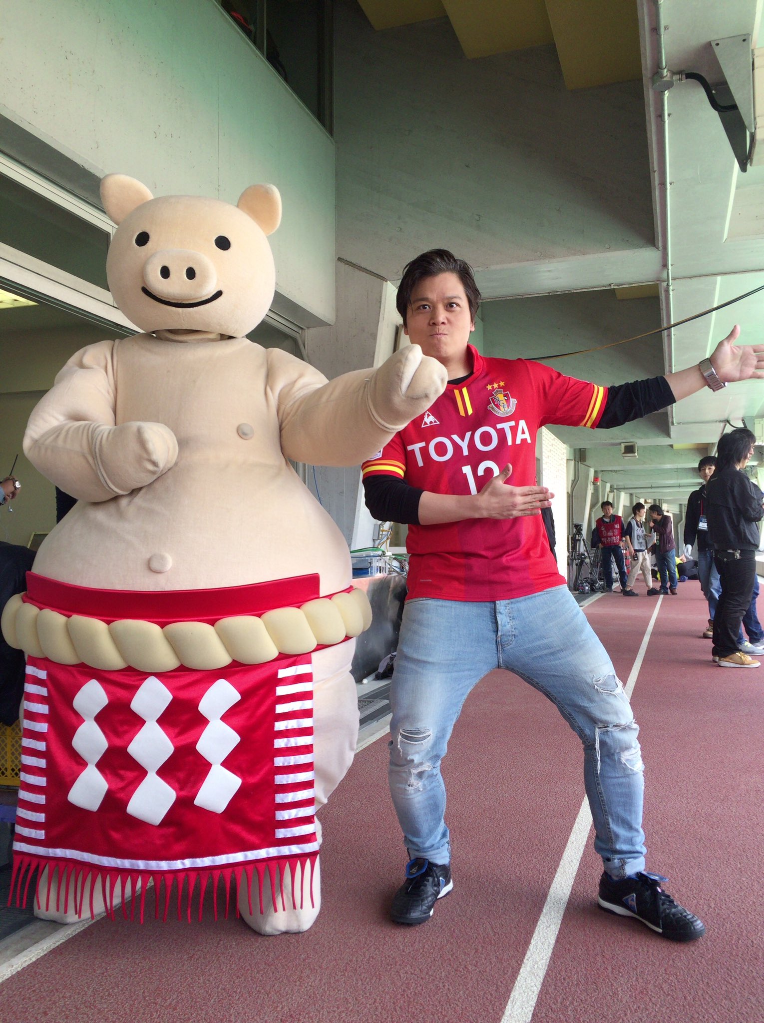 Yo Yo Yosuke公式 笑われようが馬鹿にされようが人の心に残ればいい Gw前にどーーーーしても勝ちたい てか 勝つ カツ かぁーーーつっ 名古屋グランパス アルビレックス新潟 矢場とん ぶーちゃん とんかーーーつ 縁起がいい T