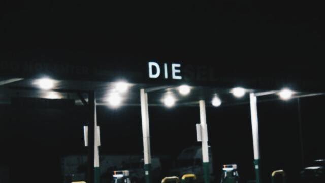 smilelockscreen's tweet image. Selena Gomez layout
Credit me