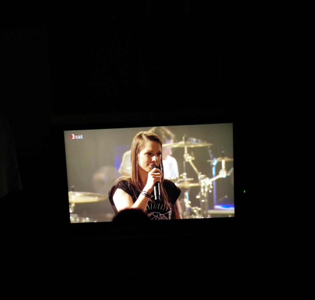 sandi_hofer's tweet photo. Auch wenn es noch ziiiiieeemlich früh ist...@cstuermer bei zdf bauhaus darf man natürlich nicht verpassen ;-) https://t.co/Rsg1mq2FrZ