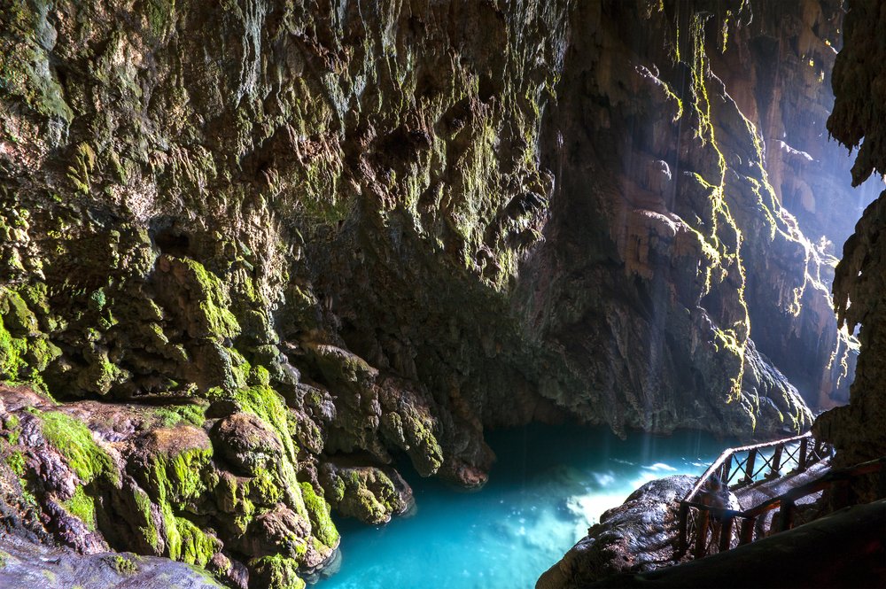 EspanaEnLatam's tweet photo. Monasterio de Piedra: El agua, las cascadas y las grutas son las protagonistas #Zaragoza #visitspain https://t.co/goV95imKp0