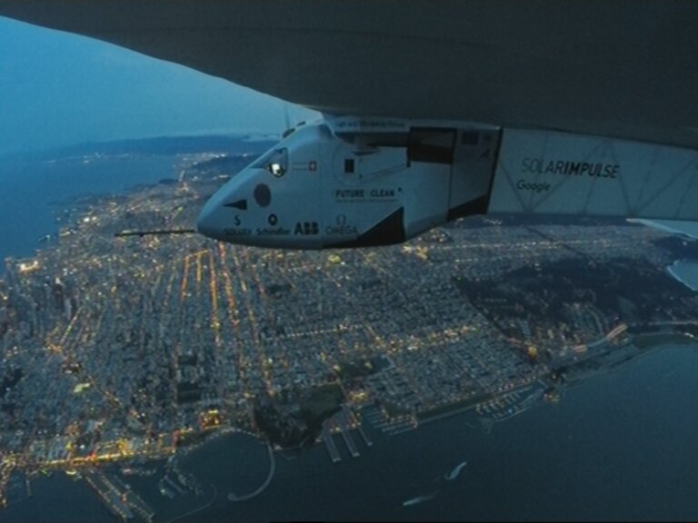 solarimpulse's tweet photo. WOW #SF at night from a #solar airplane flying without fuel! 
LIVE on https://t.co/JIj9tHK6hl https://t.co/wghqP0Tejt