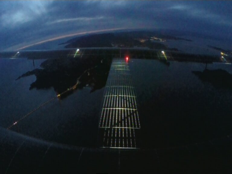 solarimpulse's tweet photo. #futureisclean at night! #Si2 above Bay Area, LIVE on https://t.co/JIj9tHK6hl ! https://t.co/KFZMjSeoQU