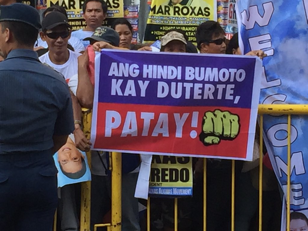 DZMMTeleRadyo's tweet image. Isa sa mga campaign poster ng taga-suporta ni Mayor Duterte. #PiliPinasDebates2016 #Halalan2016 | via @dzmmRP45