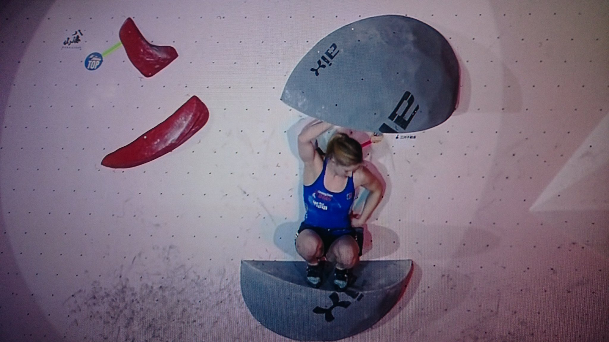 Hopeme クライミングのifscワールドカップ日本大会観てたけど 女子決勝の課題で優勝したショウナ コクシー選手のこのシーン サザエさん のオープニングを思い出してしまった クライミング ボルダリング Hopeme クライミングのifscワールドカップ日本大会観てたけど 女子決勝の課題で優勝したショウナ コクシー選手のこのシーン サザエさん のオープニングを思い出してしまった クライミング ボルダリング