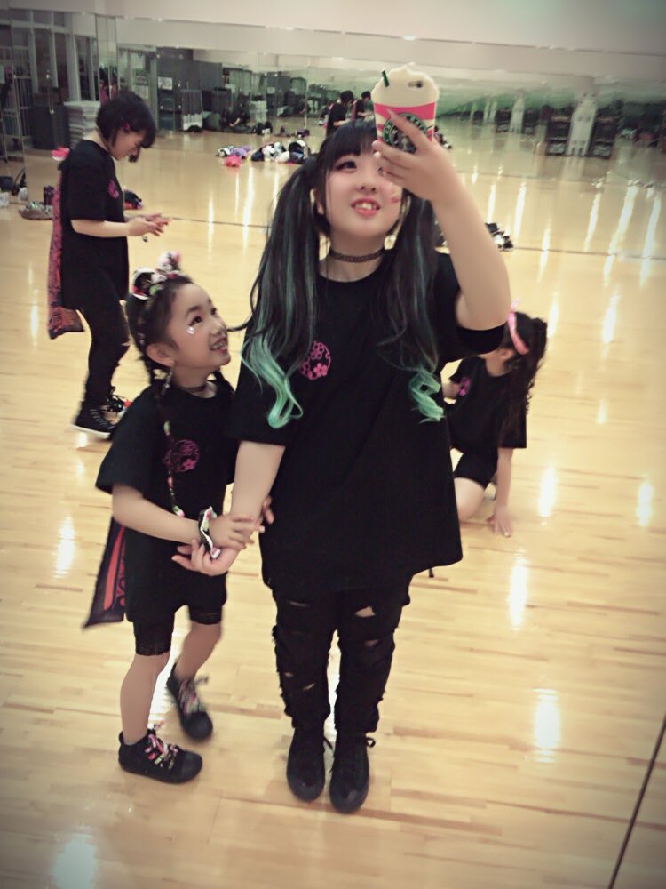 HNissym's tweet photo. イベント終わりました✩
外で踊るってまた気分が違くて来てくれた人たちありがとう...♪*ﾟ
すっごく楽しかった✩ https://t.co/2v4FhIWrH8