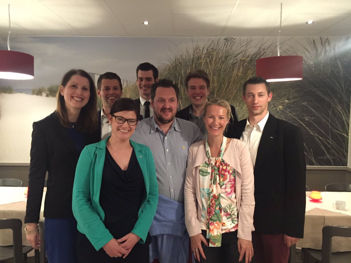 Gisteren op het <a href="/JCIFLAC/">Flanders Academy JCI</a> diner. Supporteren voor onze Kurt, Geert en Frederik!