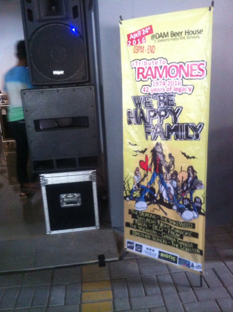a tribute to ramones... now et dam beer house, soetta-bdg