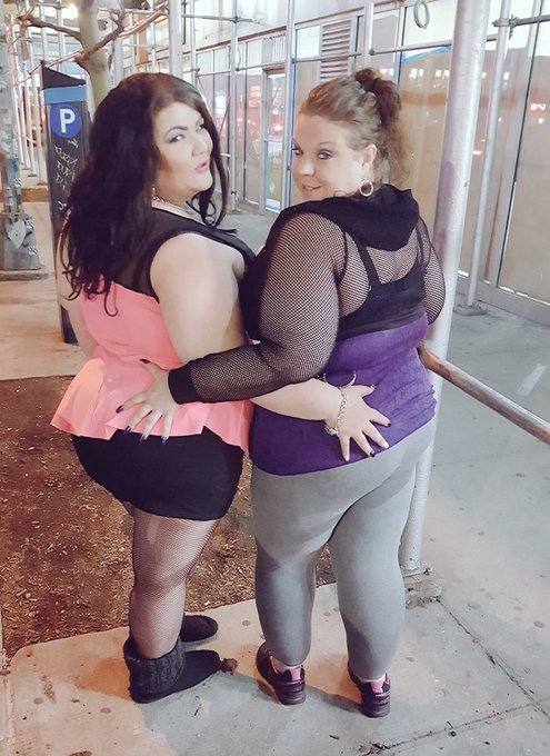 1 pic. Slaying out here with @kittynationbbw on her bday!!!!!! https://t.co/3VWsCf6pRY