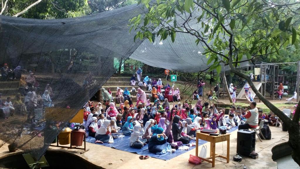 Tarbiyah Anak Kader pagi tadi, dongeng ceria bersama Kak Dwi @TeaterKanvas   #Milad18PKS