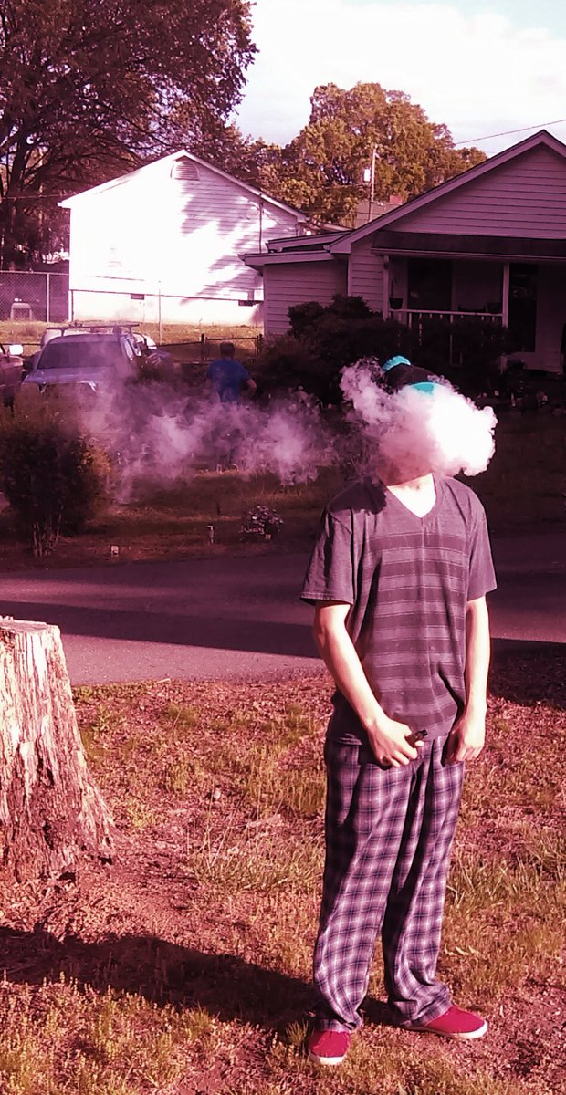 BlackAciid's tweet photo. #VAPEFACE ๐จ #vapersdayoff #vapefam https://t.co/sBNnBAFDr1