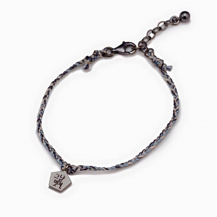 be_arum's tweet photo. A fab blue bracelet- Simply chic https://t.co/FWLIqeqlMc