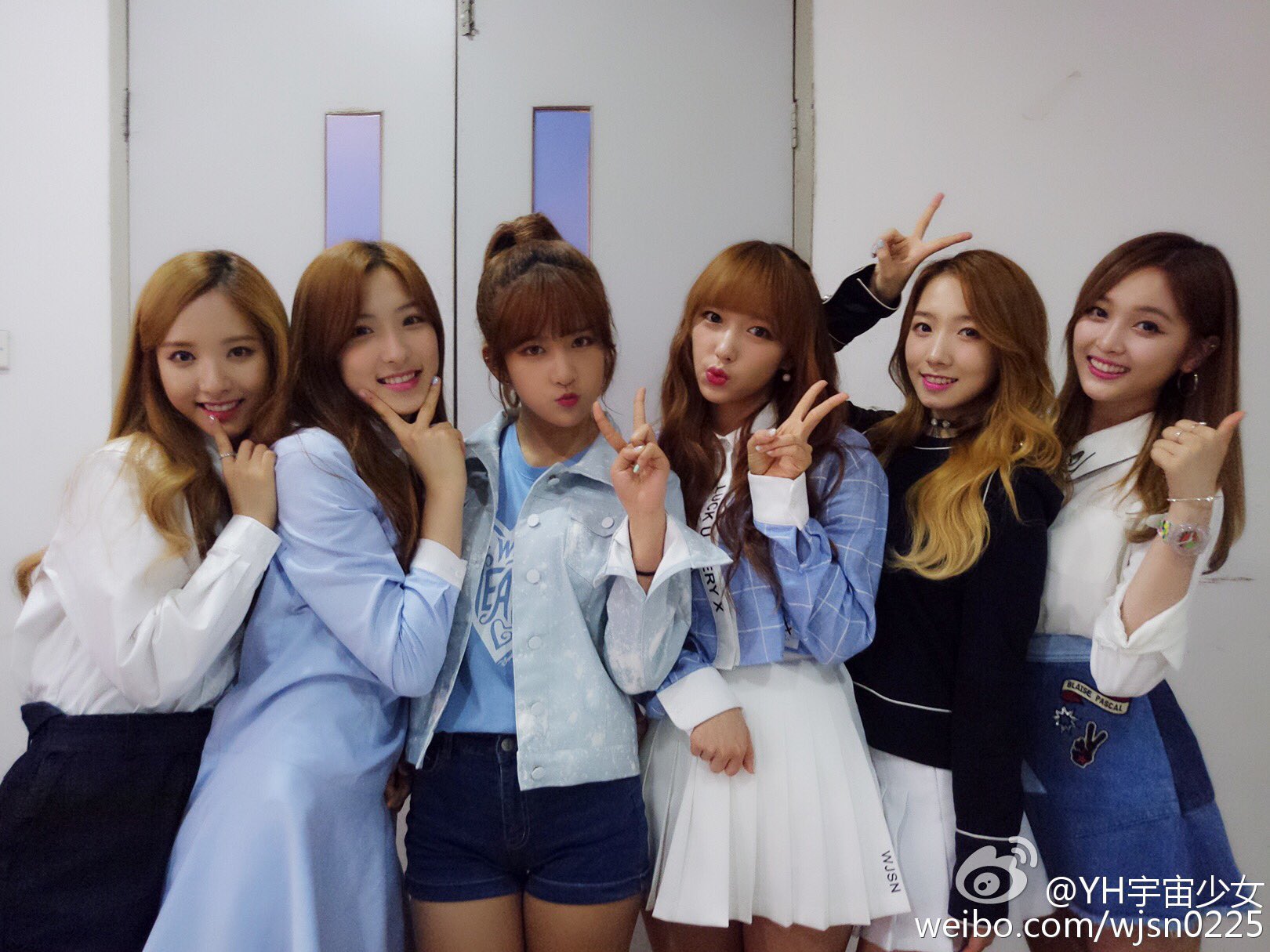 CgyYAlmU0AAPiB3.jpg:large