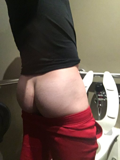 Does anybody else do this? Or just me? #gay #booty #watersports #gaypornstar https://t.co/BlbH41NPyM