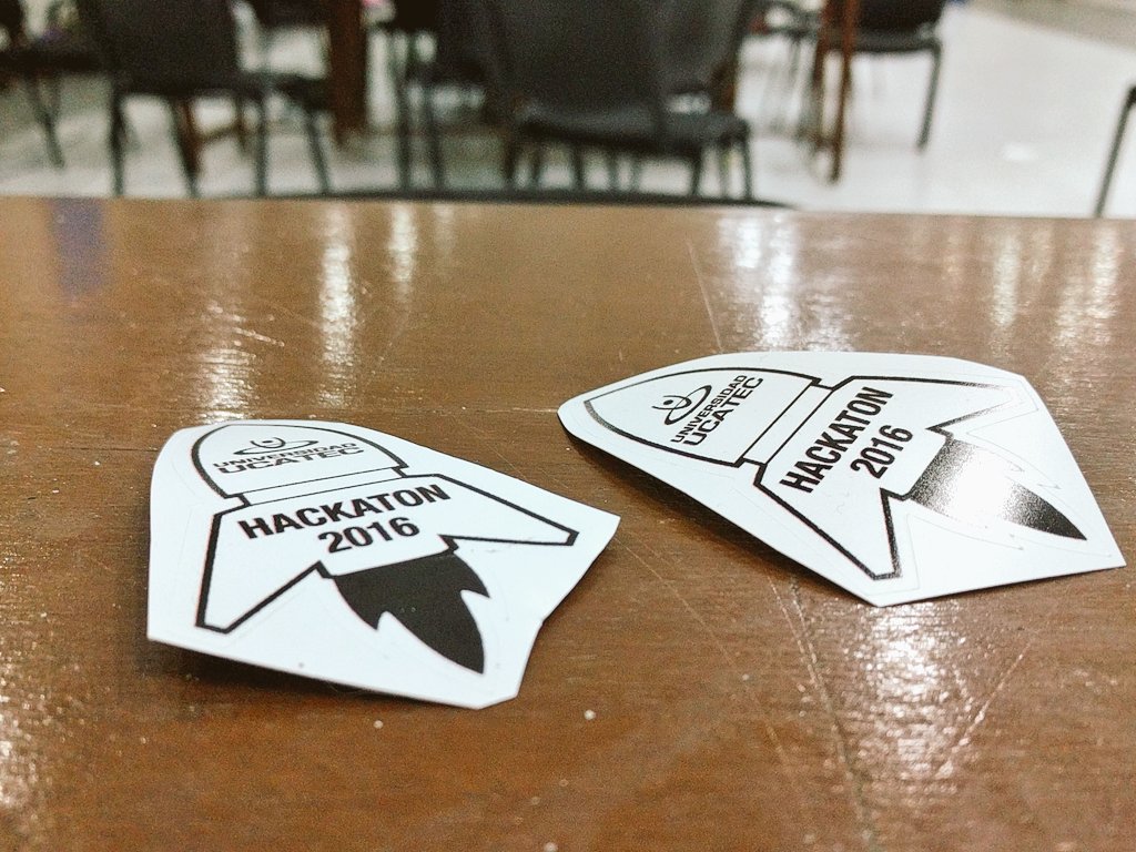 SpaceAppsCbba's tweet photo. #SpaceAppsUcatec todos trabajando a las 3 de la mañana! https://t.co/TyHfjwRpcP