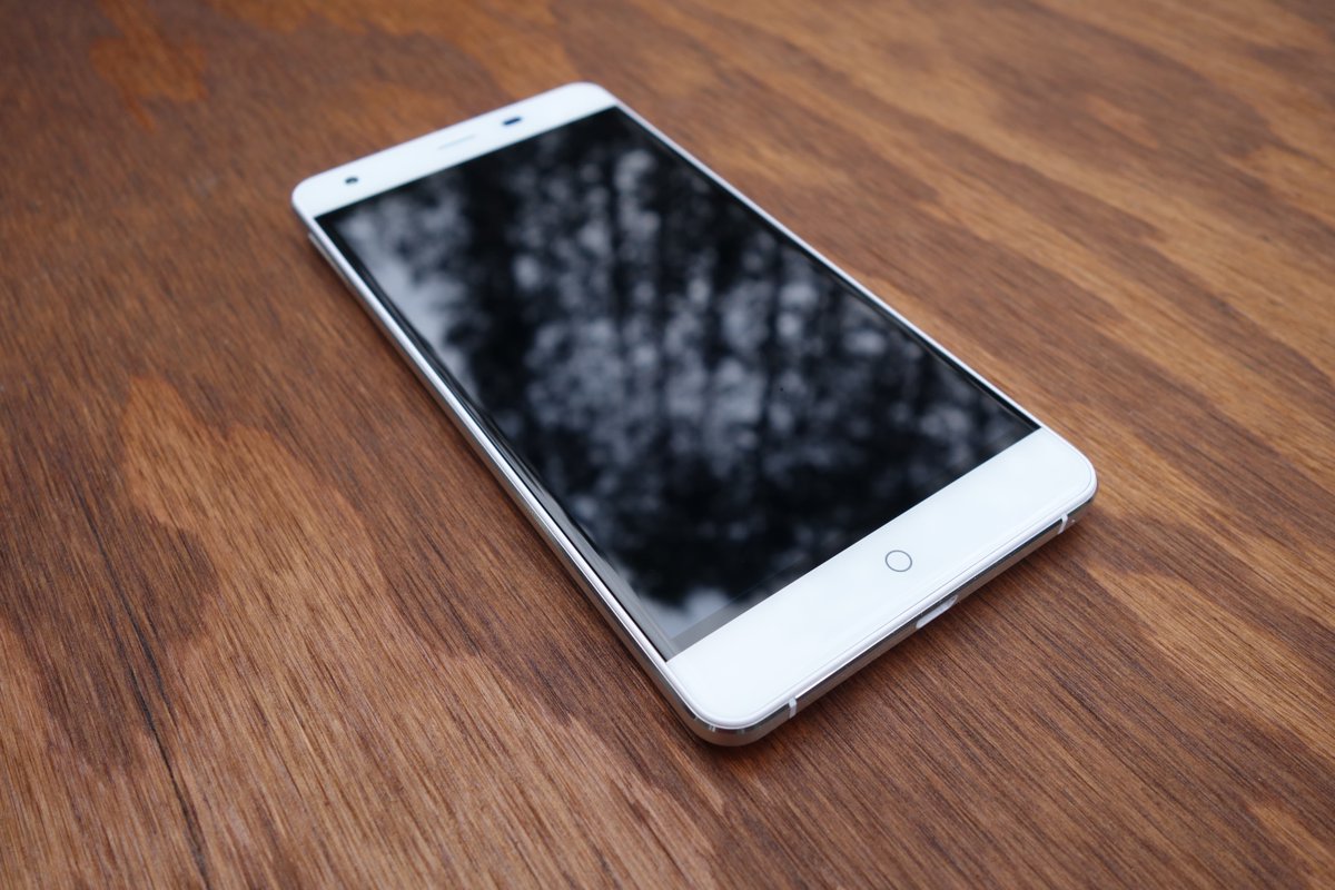 AndroidGuys's tweet image. Ulefone Power review: Smartphones need a battery this big bit.ly/215Lcy0