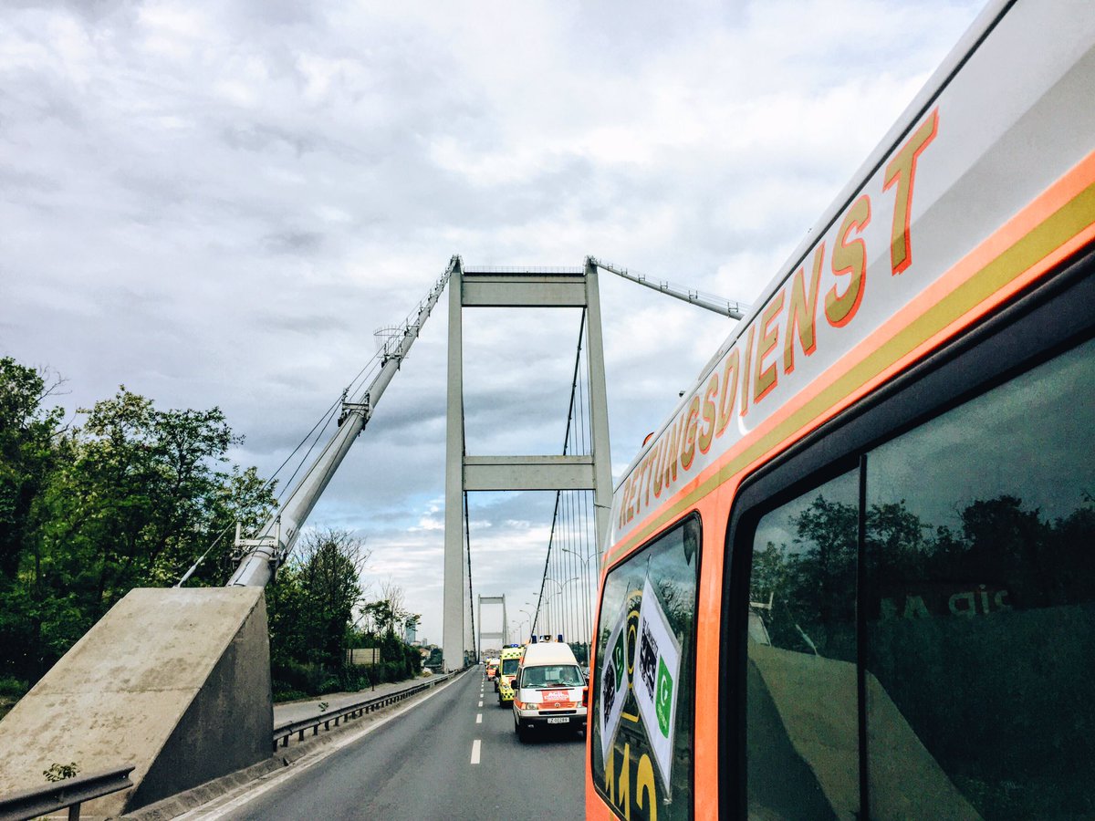 SuriyeAmbulans's tweet photo. Avrupa'dan yola çıkan ilk 25 ambulansımız İstanbul'a ulaştı. https://t.co/WrToUqAzIG