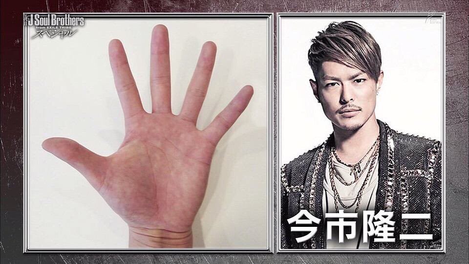 YuuiLdh1's tweet photo. 細くて綺麗な手。 https://t.co/NoChI9abrV