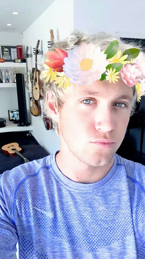 aylin59516612's tweet photo. RUSSIA LOVE YOU!)      #ProjectHome #NiallDay https://t.co/2lbqOwQHB3