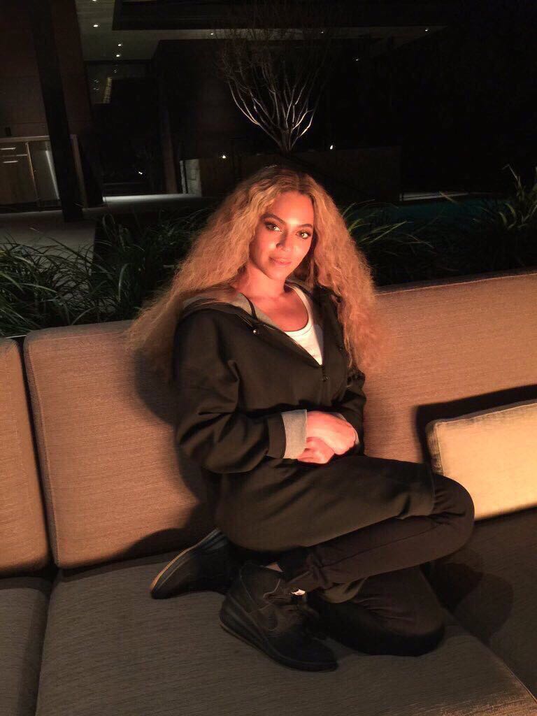Jay-Z: "so who was that song about?" 

Bey: "what song?"