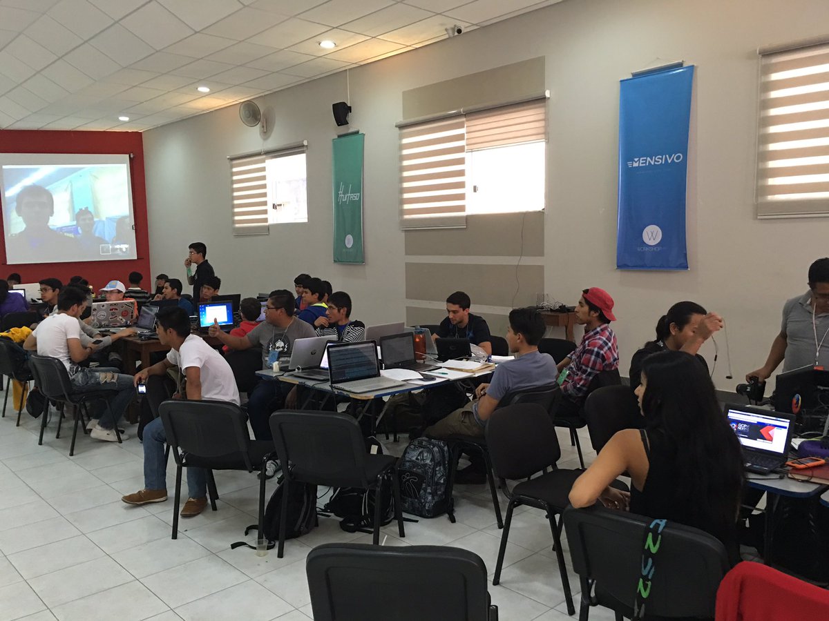 yulcodes's tweet photo. Los equipos en #SpaceAppsChallenge #SpaceAppsUcatec #Cochabamba https://t.co/bWI1QZRtFz