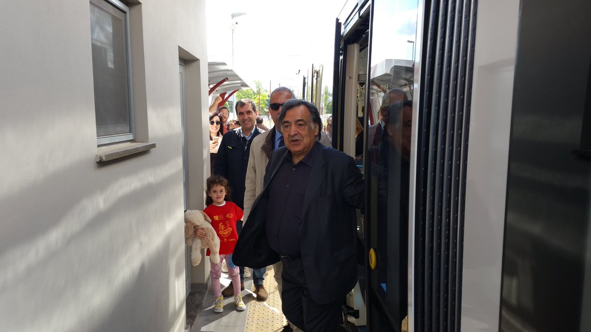 LeolucaOrlando1's tweet photo. Sul #TramPalermo per raggiungere la #StraPalermo al quartiere Cep. Oggi biglietto Amat valido tutto il giorno. https://t.co/L2WeqyshMu