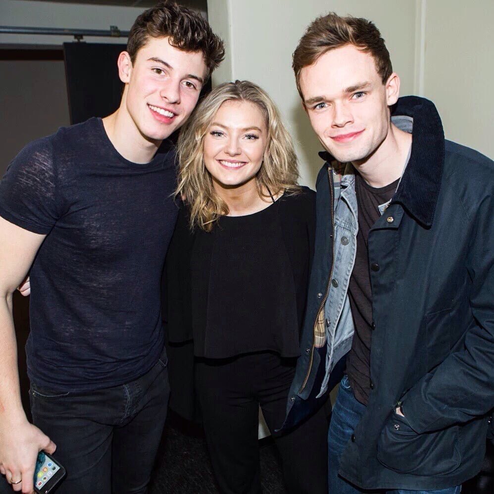 Shawn Mendes Indonesia On Twitter Shawn With Astrid And James Tw Yesterday