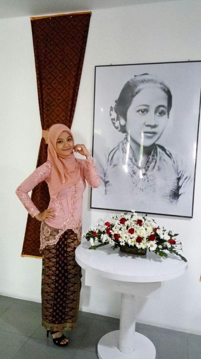 Lestarisrie90's tweet photo. #KartiniIndihome #PlasaTelkomYogyakarta #plasakotabaru #ZiahCSR #kartiniday #PHOTOOFTHEDAY #koordinatorcsr https://t.co/k0AChMwzyH