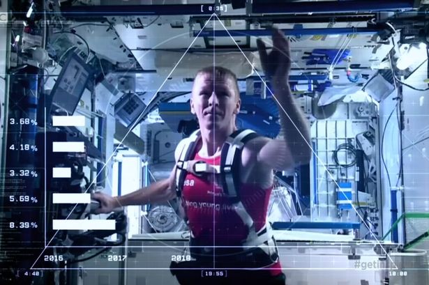 DailyMirror's tweet image. Tim Peake kicks off London Marathon with countdown from space mirror.co.uk/news/uk-news/l…