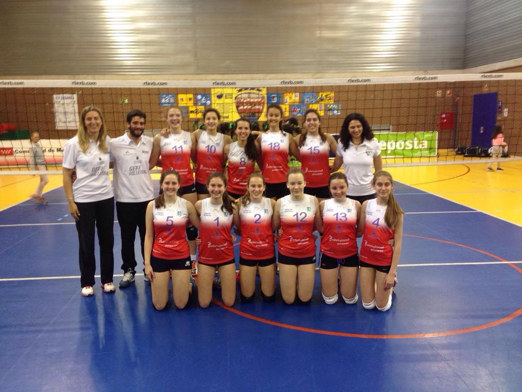 voleyAlcobendas's tweet image. Segunda victoria de las infas del Feel en la #FFIF de @FMadridVB vs @voleibolrivas (3-0). #aguanteelfeel