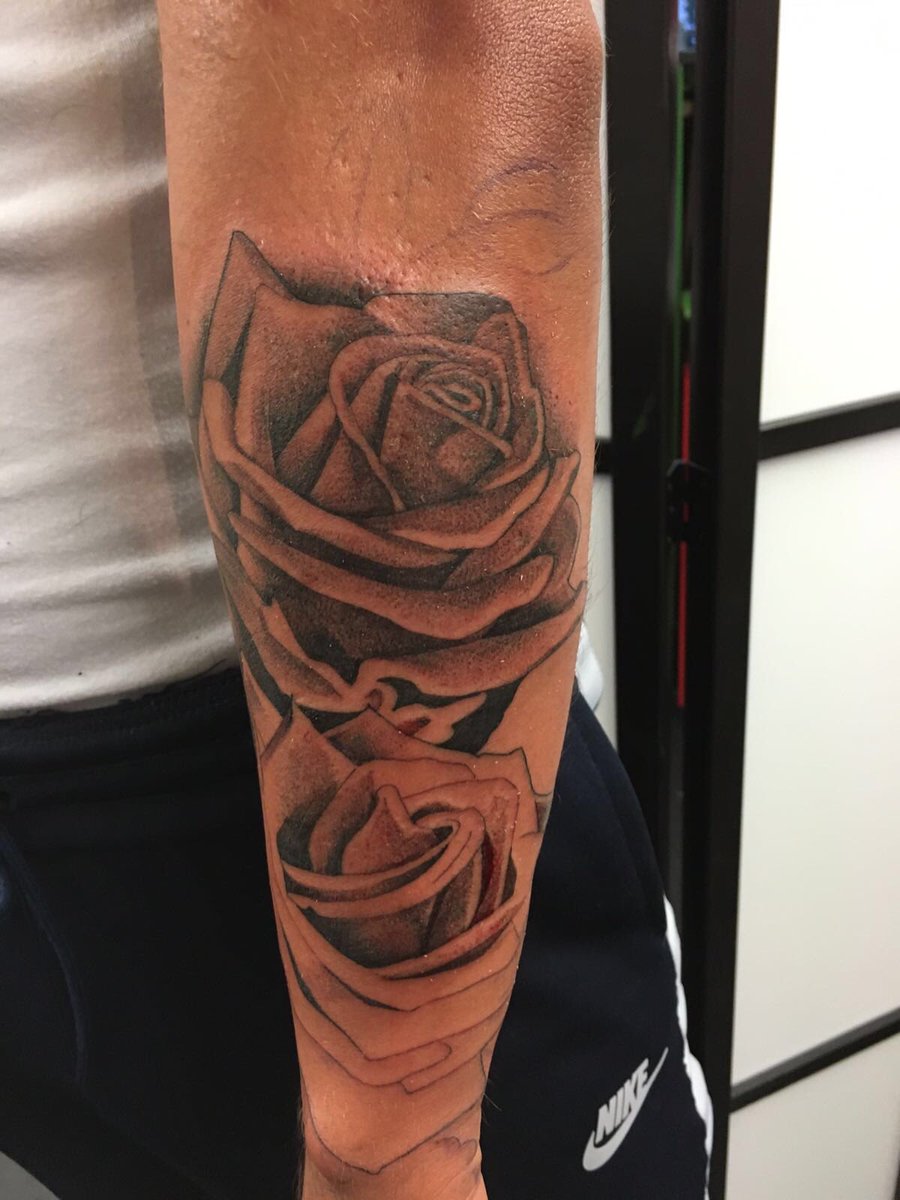 Sleepwelltattoo's tweet photo. Our house artist @Nickteddy87 slaying with a single needle‼️ DM us to book an appointment for next month!! https://t.co/hWlHhu7GQv
